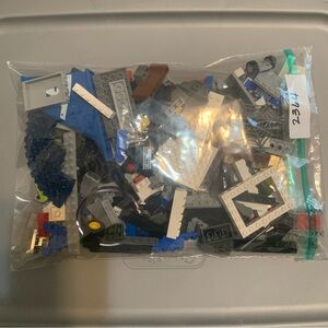 Legos 1lb assorted. 
(2364)